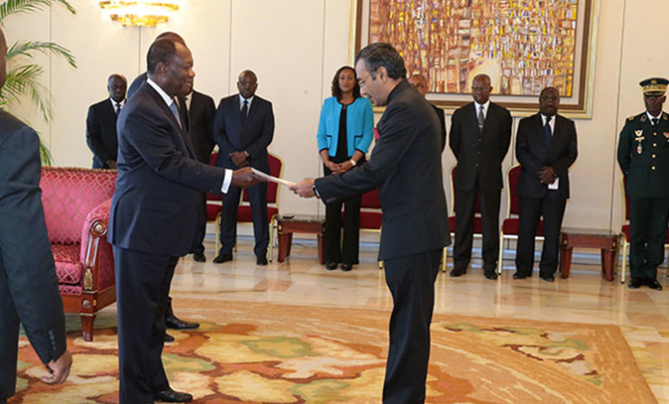 Cinq nouveaux Ambassadeurs accrédités en Côte d’Ivoire ont présenté leurs lettres de créance au Chef de l’Etat.