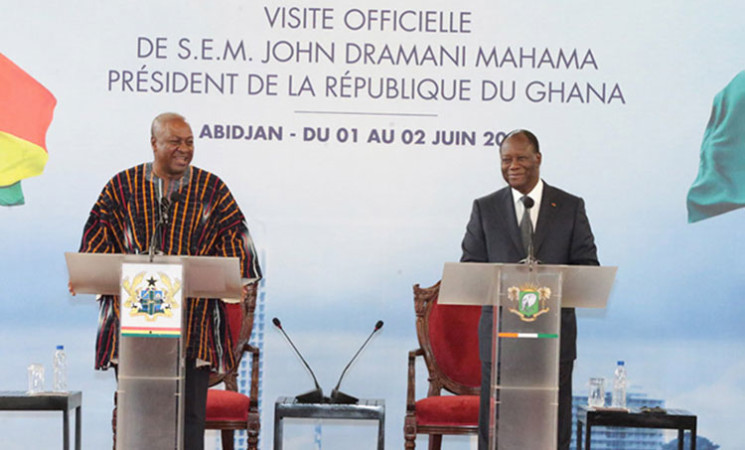 Le Chef de l’Etat a élevé le Président du Ghana à la Dignité de Grand - Croix de l’Ordre national de Côte d’Ivoire et son épouse au Grade de Commandeur.