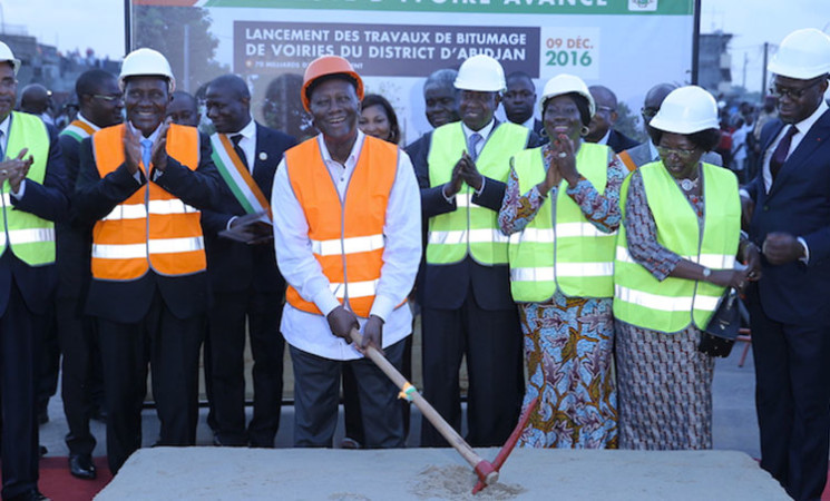 Le Chef de l’Etat a procédé au lancement des travaux de bitumage de voiries du District d’Abidjan, à Abobo