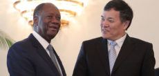 Entretien du Président de la République, S.E.M. Alassane OUATTARA, avec le Ministre chinois du Commerce, M. Qian KEMING