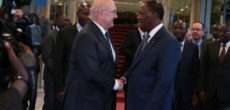 Entretien du Président de la République, S.E.M. Alassane OUATTARA, avec le Ministre français des Finances et des Comptes Publics, M. Michel SAPIN