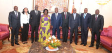 Entretien du Président de la République, S.E.M. Alassane OUATTARA, avec le Ministre ghanéen de l’Aviation, Mme Cécilia Abena DAPAAH