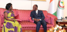 Entretien du Président de la République, S.E.M. Alassane OUATTARA, avec le Ministre ghanéen de l’Aviation, Mme Cécilia Abena DAPAAH