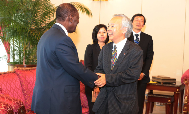 Le Chef de l’Etat a échangé avec l’Ambassadeur Yoshifumi OKAMURA.