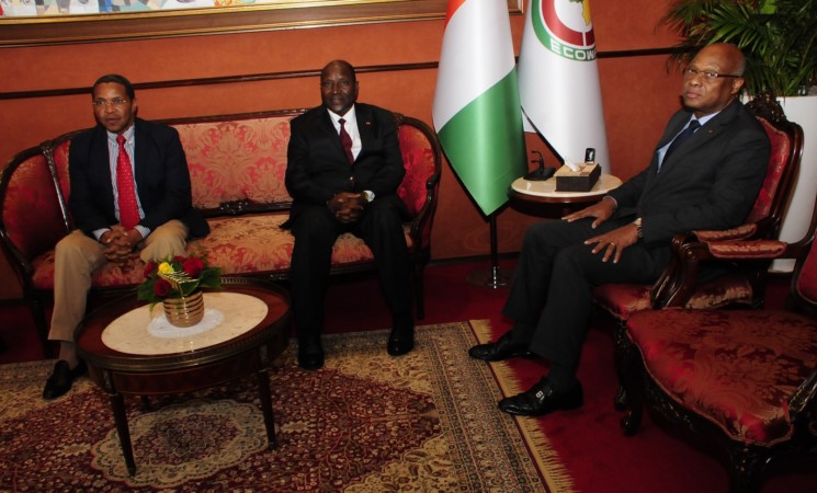Le vice-Président de la République accueille et échange avec  d’illustres participants au rassemblement du Mouvement SUN à Abidjan