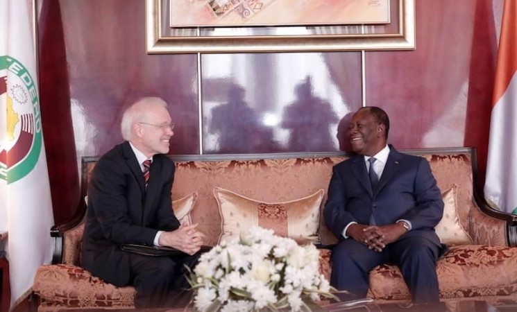 Le Chef de l’Etat a eu un entretien avec l’Ambassadeur de Suisse en Côte d’Ivoire.