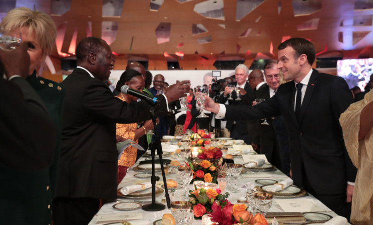 Le Chef de l’Etat et la Première Dame ont offert un dîner en l’honneur du Couple présidentiel français.