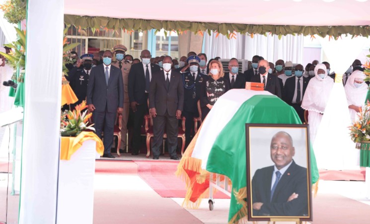Le Chef de l’Etat a présidé la cérémonie d’hommage de la Nation au Premier Ministre Amadou GON COULIBALY