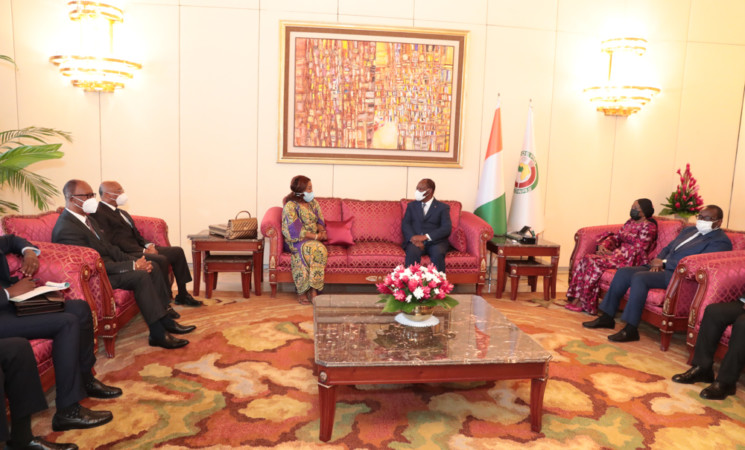 Le Chef de l’Etat a échangé avec les Ministres des Affaires Etrangères du Libéria et du Ghana, et le Directeur Général Délégué du Groupe Bouygues