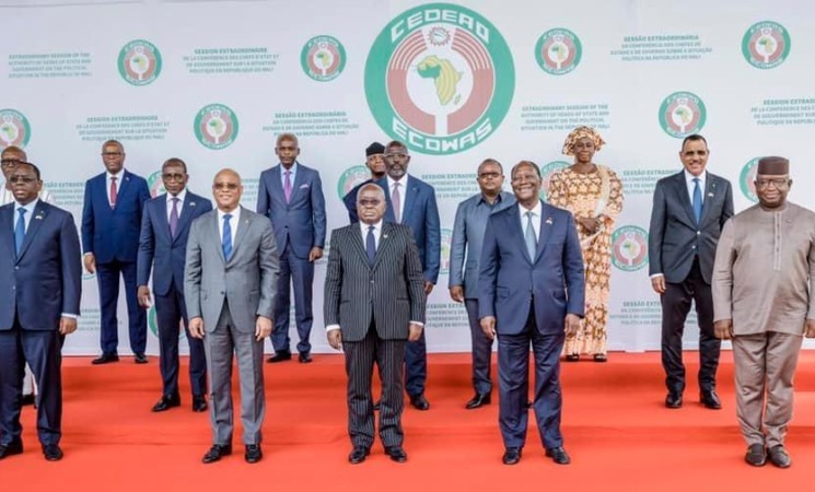 Le Chef de l’Etat a pris part aux Sommets extraordinaires de l’UEMOA et de la CEDEAO, à Accra