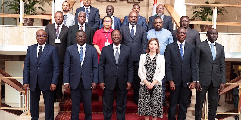 rencontre du Président de la République, S.E.M. Alassane OUATTARA, avec une délégation de l'Association des Institutions Supérieures de Contrôle ayant en Commun l'Usage du Français (AISCCUF)