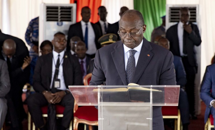 DISCOURS DU VICE-PRESIDENT DE LA REPUBLIQUE, MONSIEUR TIEMOKO MEYLIET KONE, LORS DE LA CEREMONIE DE BAPTEME ET DE REMISE D'EPAULETTES AUX ELEVES COMMISSAIRES ET OFFICIERS DE POLICE DES PROMOTIONS 2021-2023 DE L’ECOLE DE POLICE D’ABIDJAN ET DE L’ECOLE DE POLICE DE KORHOGO